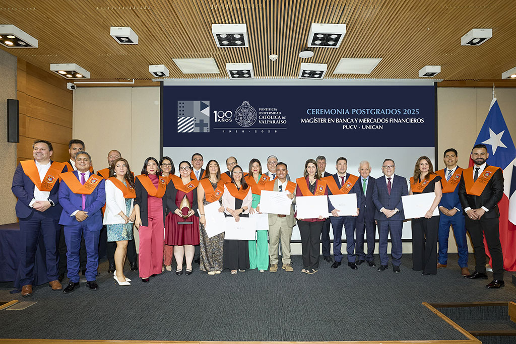 PUCV celebra la Graduación de la quinta cohorte del Magíster en Banca y Mercados Financieros foto nota v2 PUCV celebra la Graduación de la quinta cohorte del Magíster en Banca y Mercados Financieros